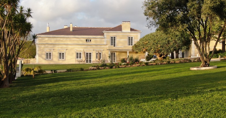 Quinta do séc. XVIII em Colares entra no mercado internacional de luxo