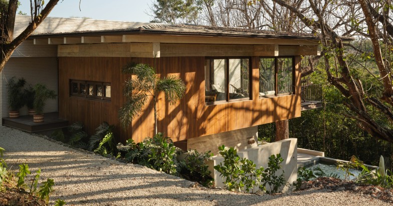 Entre o surf e a floresta: uma casa única com alma tropical